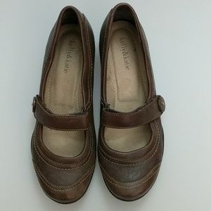 Kelly & Katie Brown Mary Janes Size 8.5